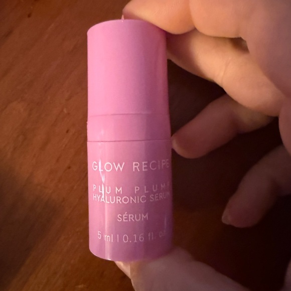❤️ 3/$25 Glow Recipe Plum Plump Hyaluronic Acid Serum 5ml - Picture 2 of 2